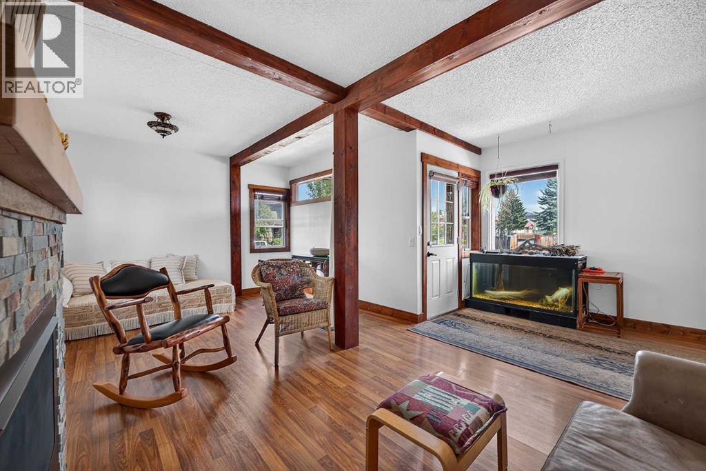 241 25 Avenue Ne Property Photo 3