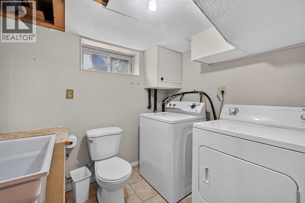 241 25 Avenue Ne Property Photo 21