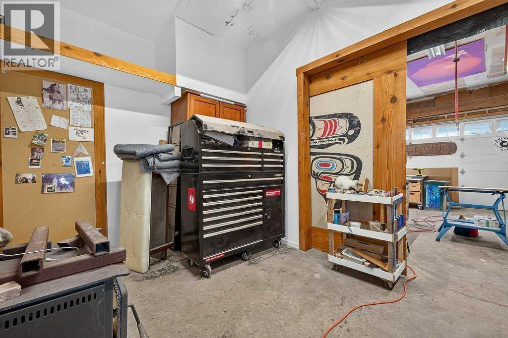 241 25 Avenue Ne Property Photo 29