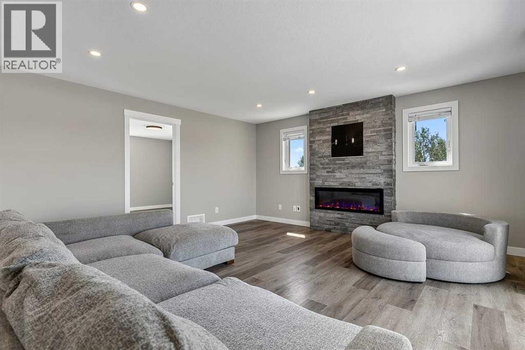 354096 48 Street E Property Photo 11