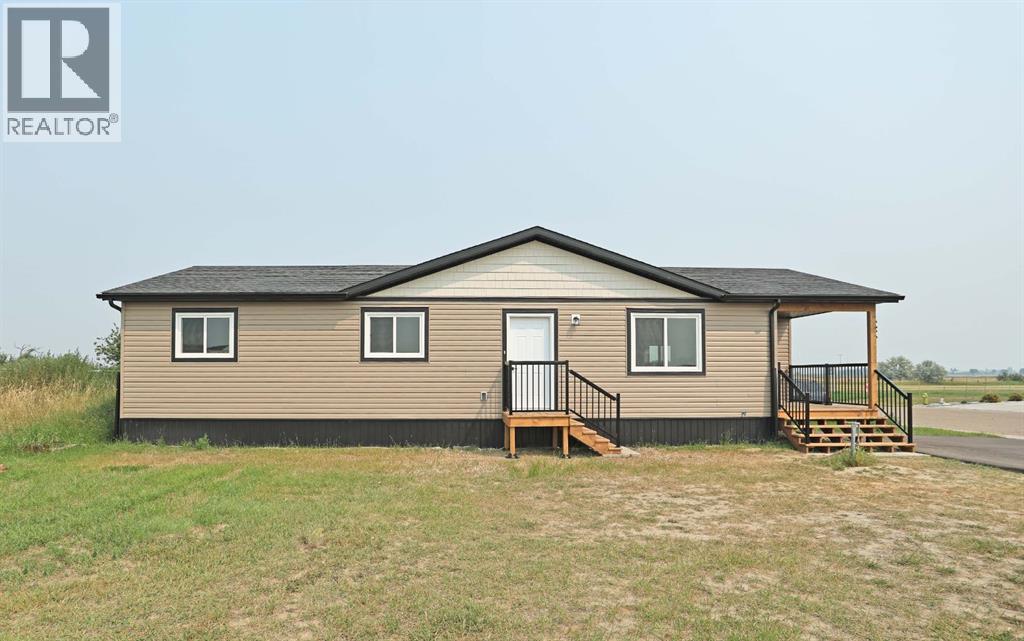 321 20 Street E Property Photo 1