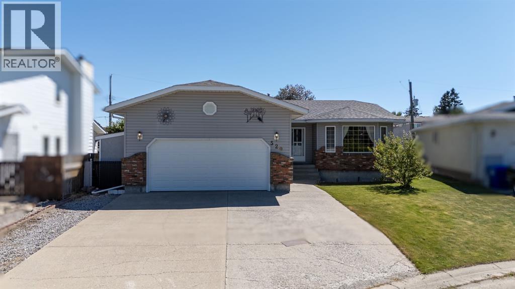529 53 Avenue W Property Photo 1