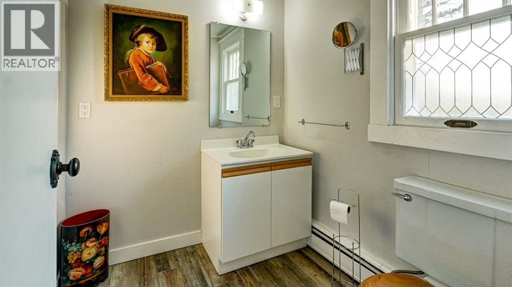 4309 2 Street W Property Photo 19