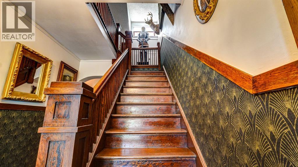 4309 2 Street W Property Photo 25