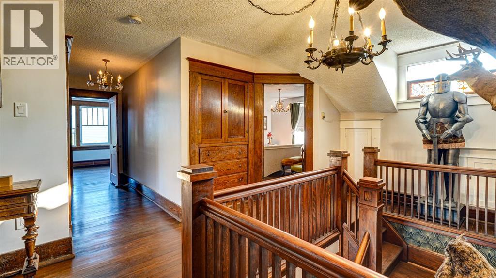 4309 2 Street W Property Photo 27