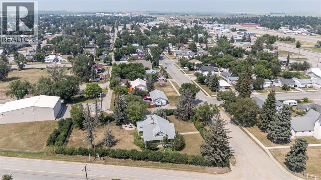 4309 2 Street W Property Photo 47