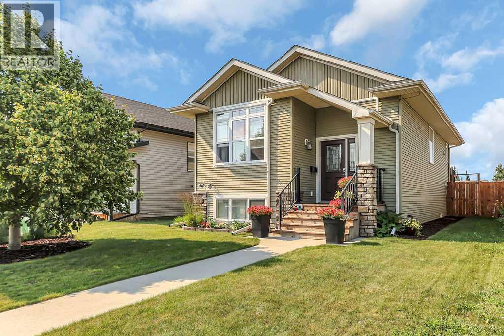 212 Cedar Square