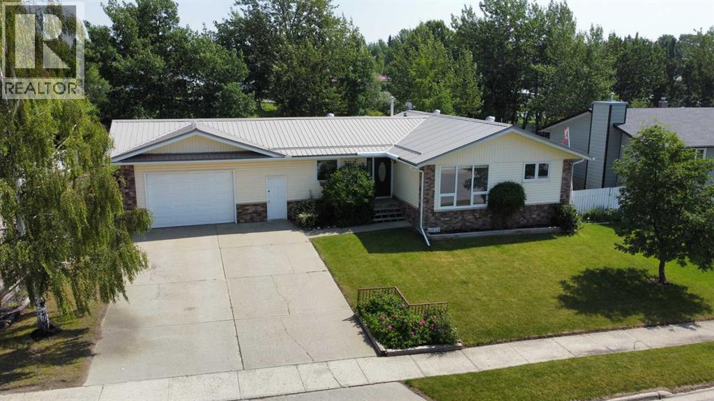 10625 105 Avenue Property Photo 1