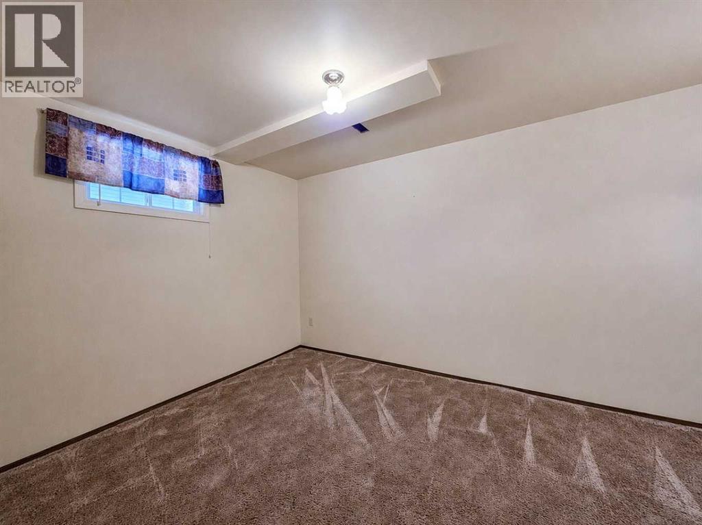 10625 105 Avenue Property Photo 17