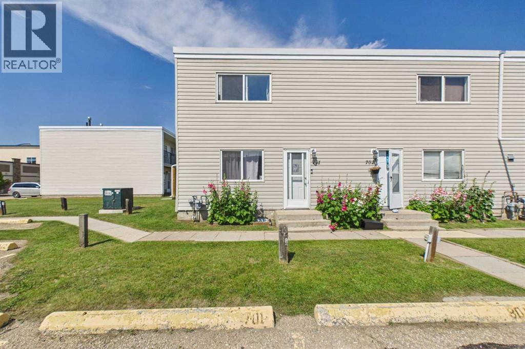 4719 33 Street Property Photo 2