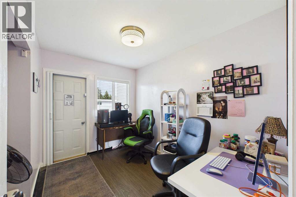 4719 33 Street Property Photo 15