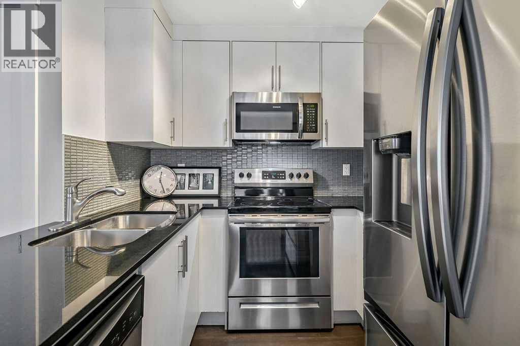 22 West Coach Manor Sw Property Photo 6
