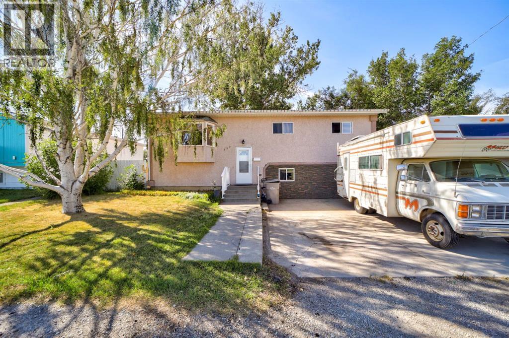 222 Mcewan Street Property Photo 1