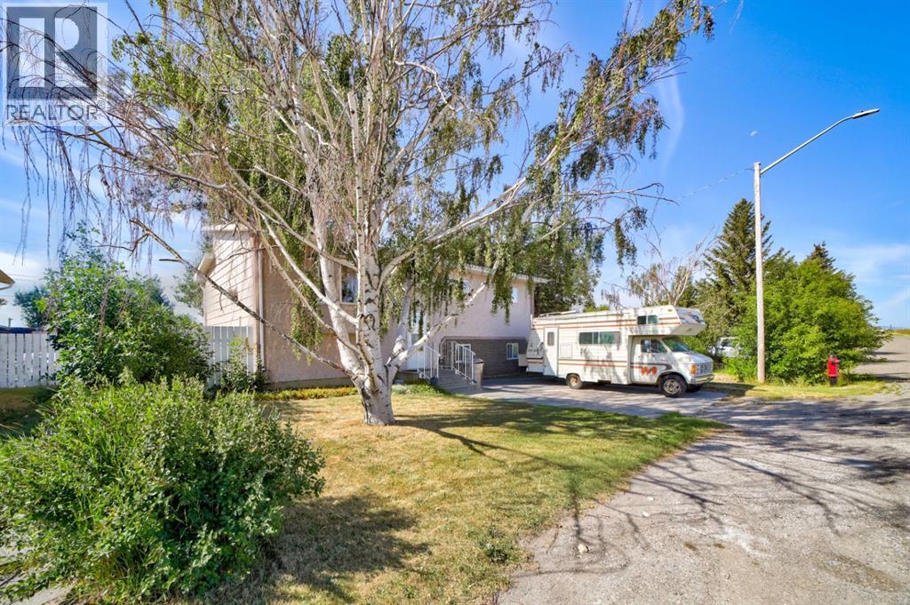 222 Mcewan Street Property Photo 3
