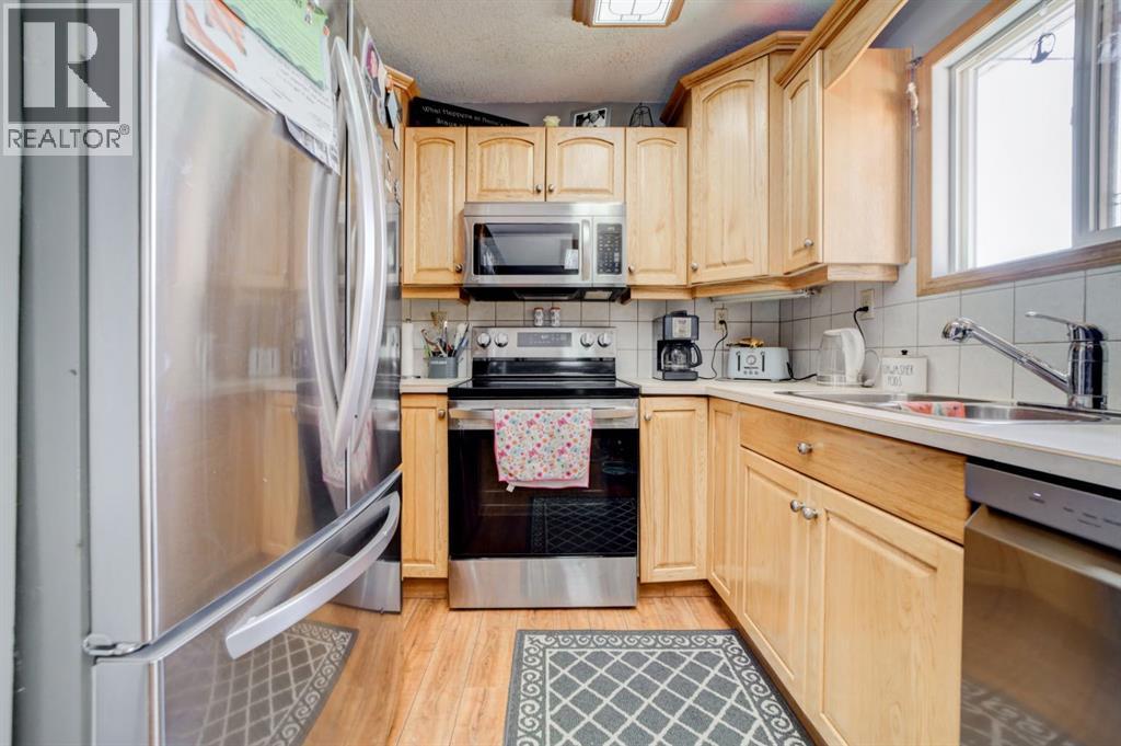 222 Mcewan Street Property Photo 9