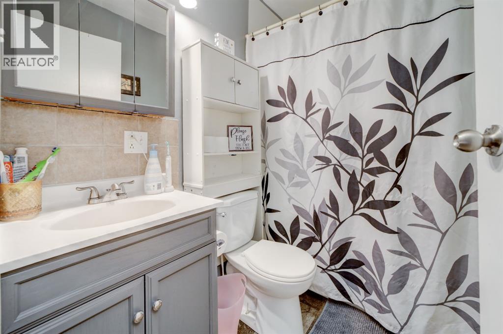 222 Mcewan Street Property Photo 11