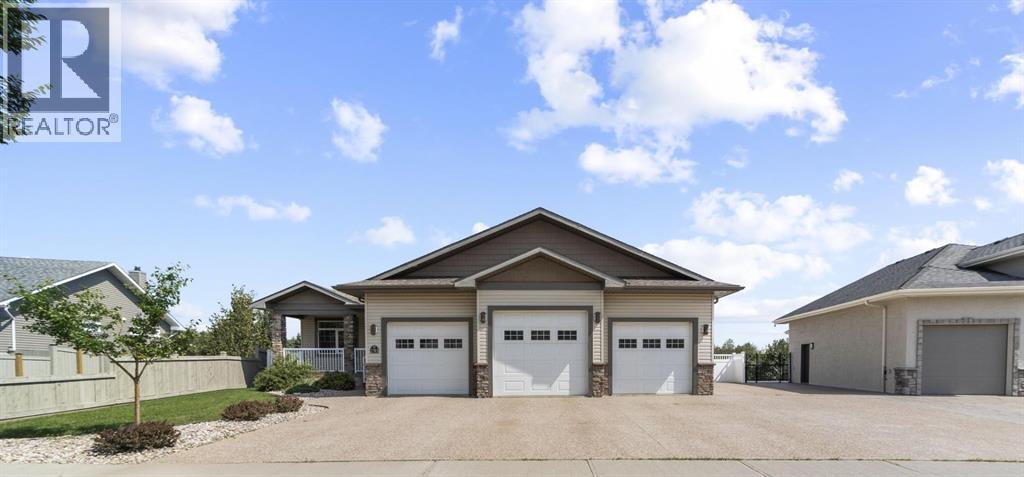 2703 56 Street Property Photo 2