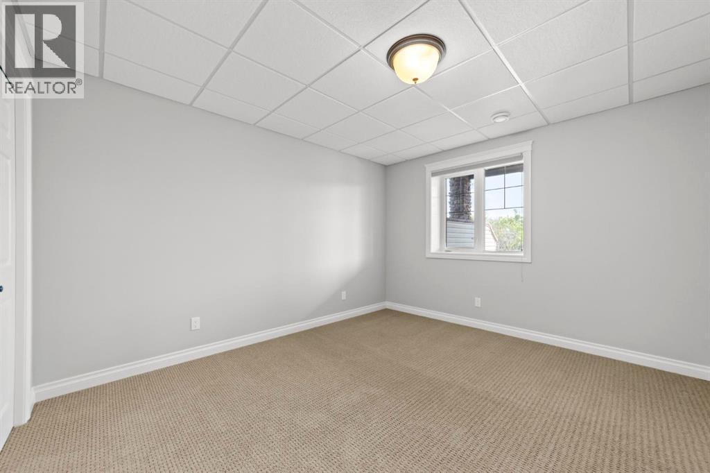 2703 56 Street Property Photo 31
