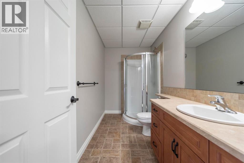 2703 56 Street Property Photo 32