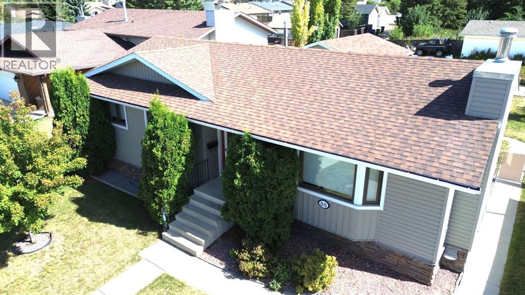 88 McCullough Cresent Property Photo 1