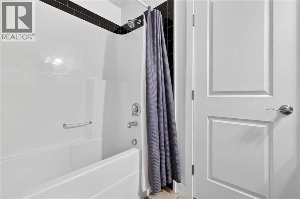 11811 Lake Fraser Drive Southeast Property Photo 28