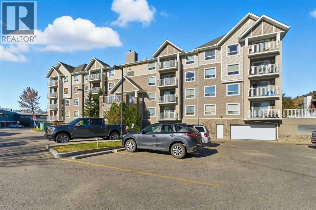 128 Centre Avenue Property Photo 2