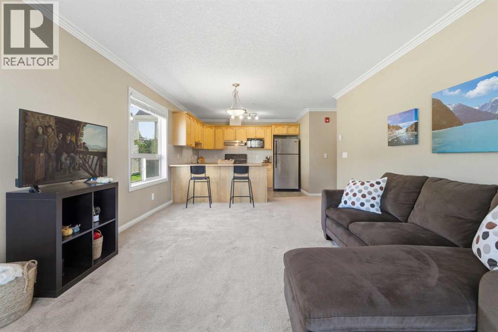 128 Centre Avenue Property Photo 6