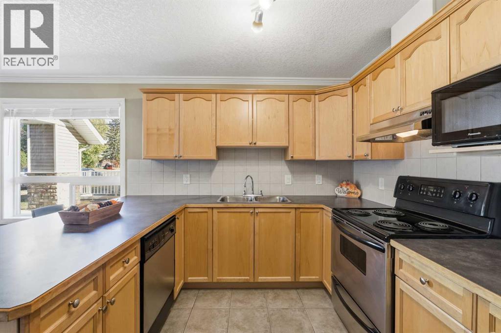 128 Centre Avenue Property Photo 9
