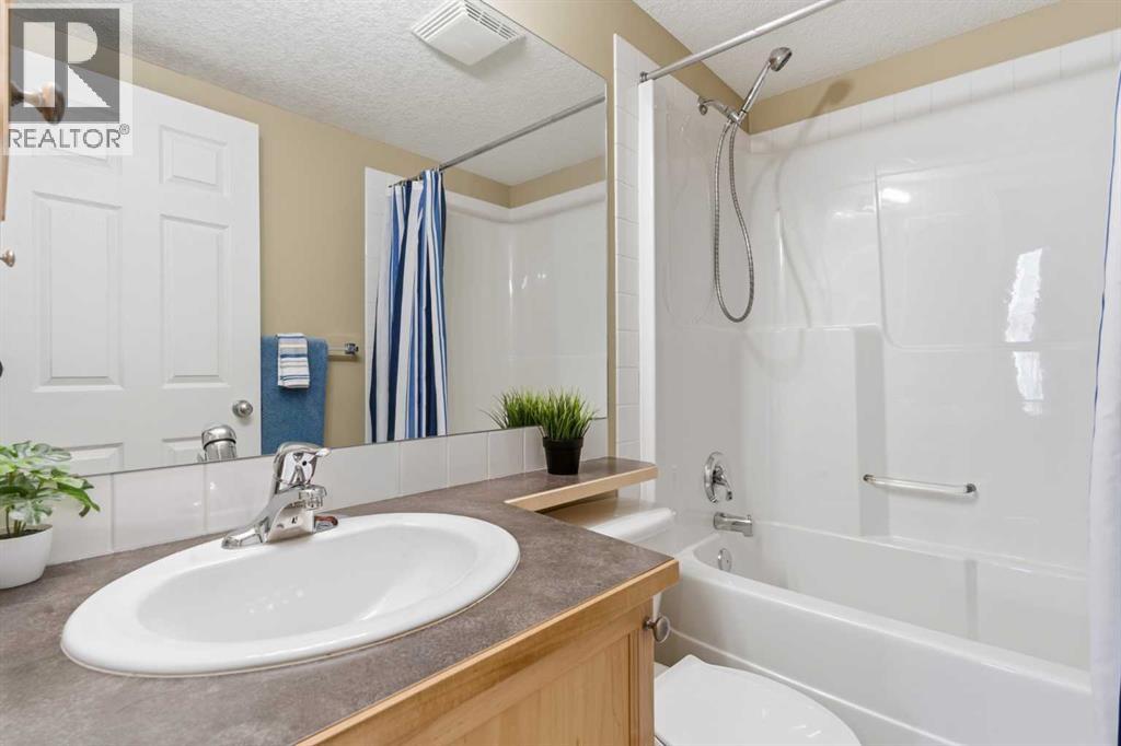 128 Centre Avenue Property Photo 14