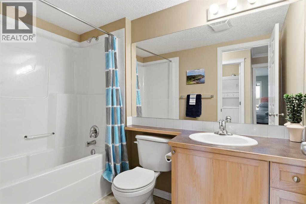 128 Centre Avenue Property Photo 16