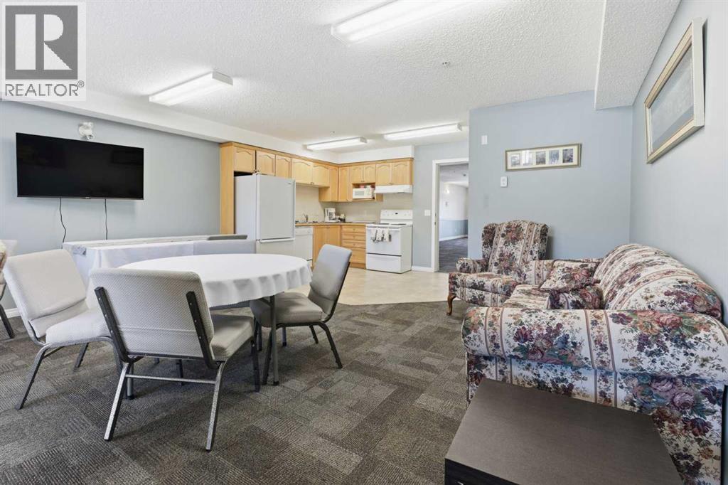 128 Centre Avenue Property Photo 23