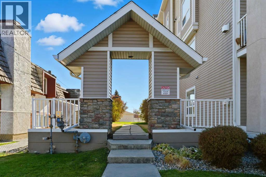 128 Centre Avenue Property Photo 27
