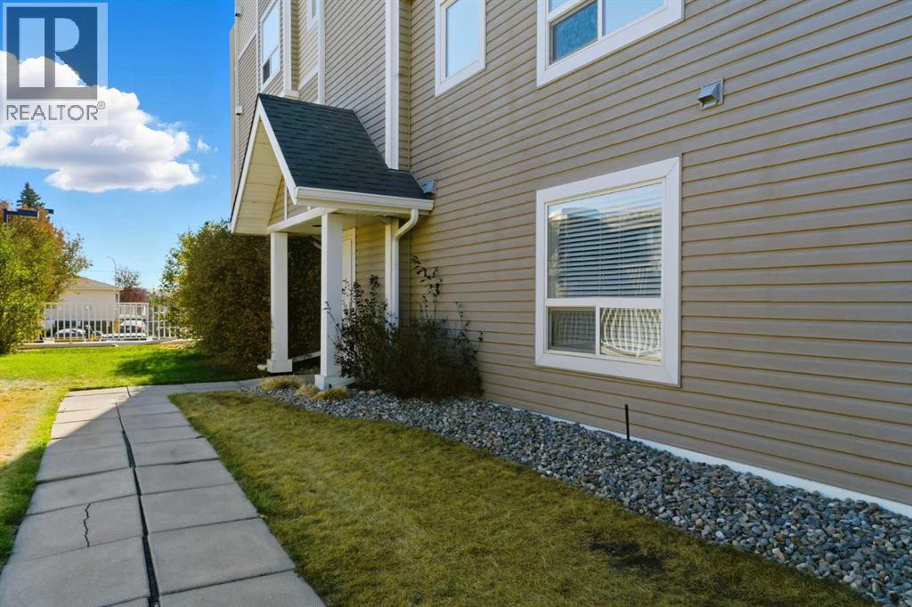 128 Centre Avenue Property Photo 28