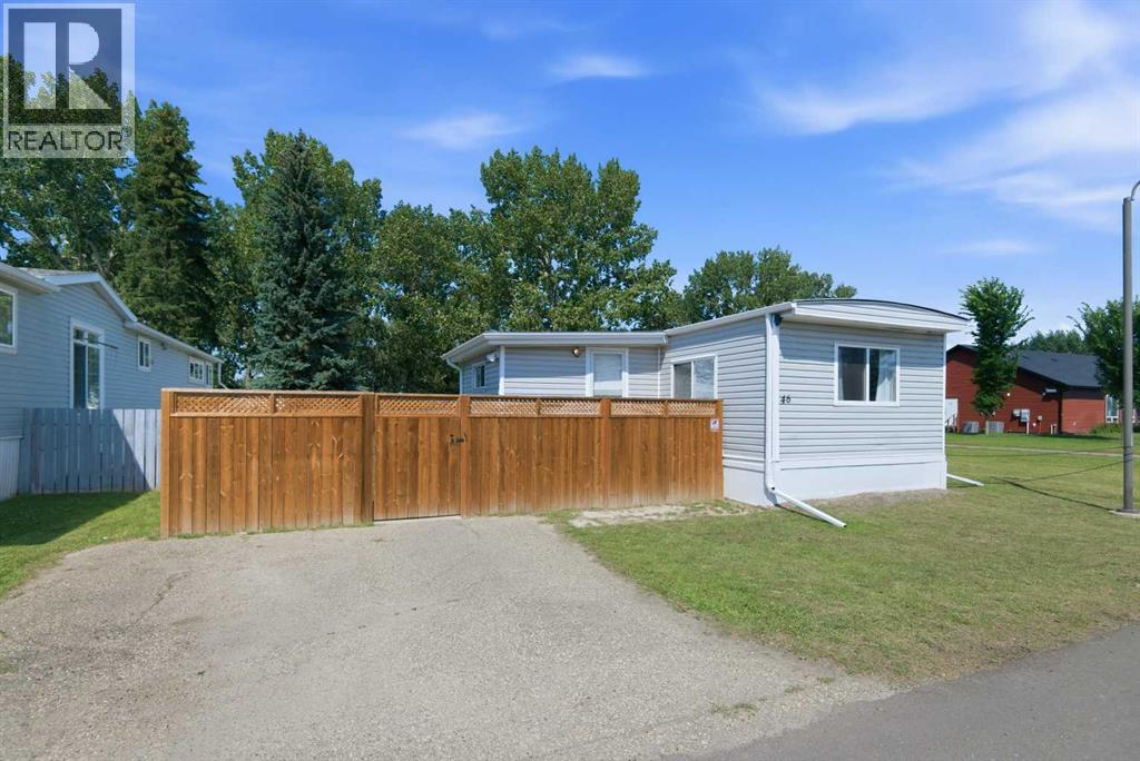 5344 76 Street Property Photo 1