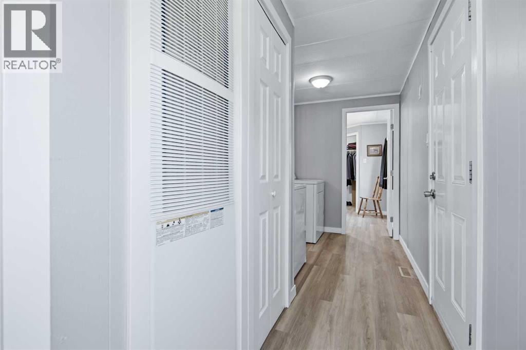 5344 76 Street Property Photo 14