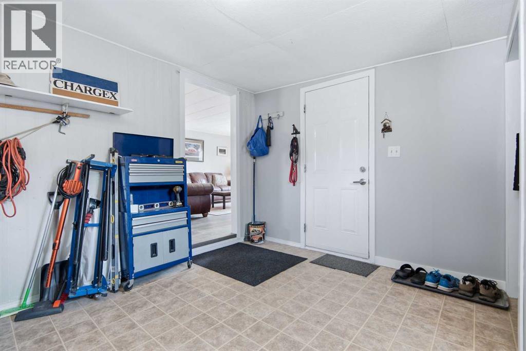 5344 76 Street Property Photo 16