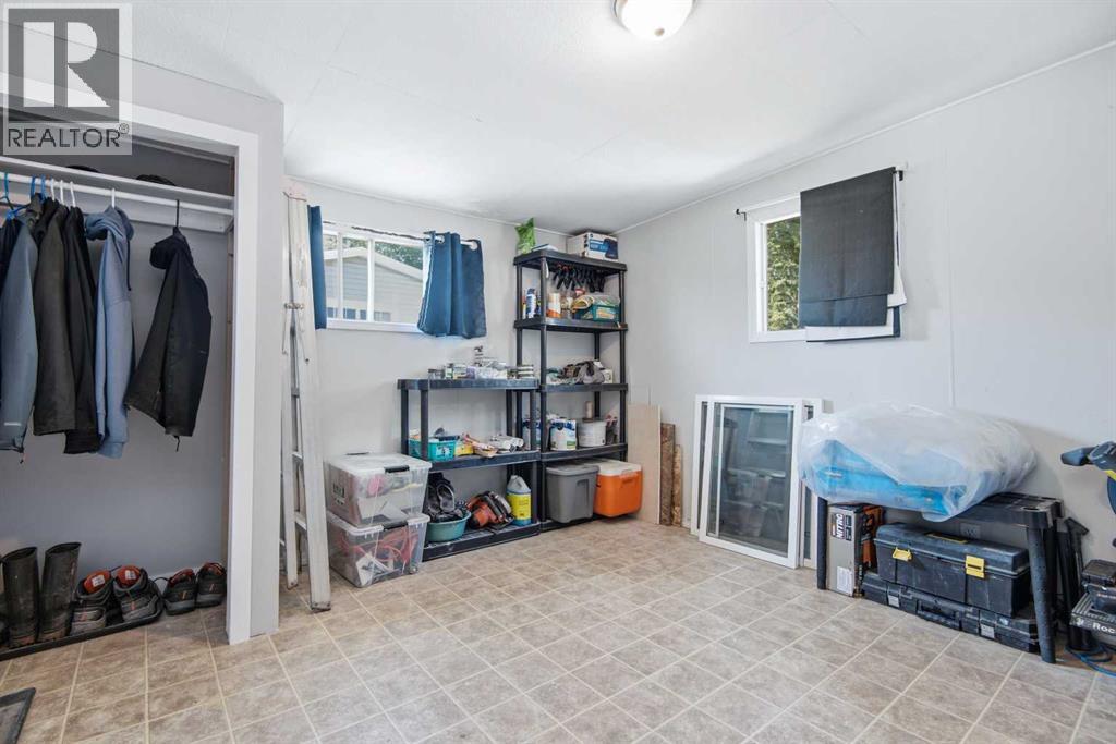5344 76 Street Property Photo 17