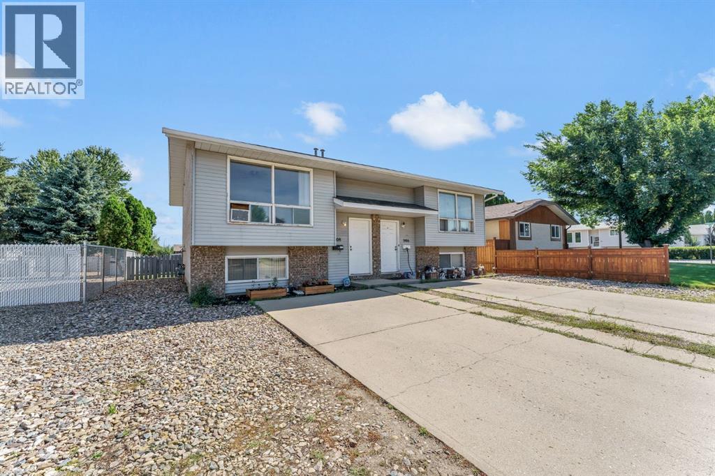 908 Ross Glen Drive Se Property Photo 2