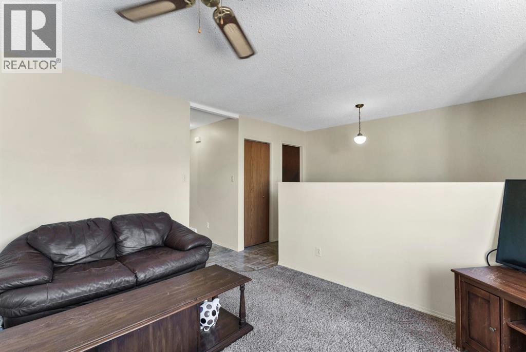 908 Ross Glen Drive Se Property Photo 7