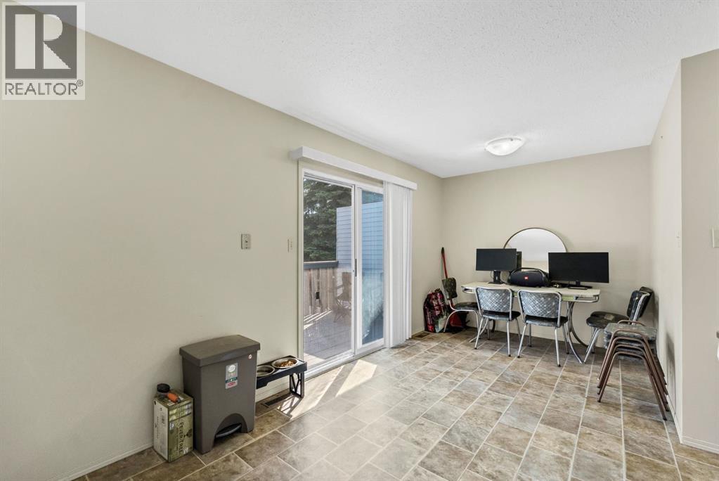 908 Ross Glen Drive Se Property Photo 10