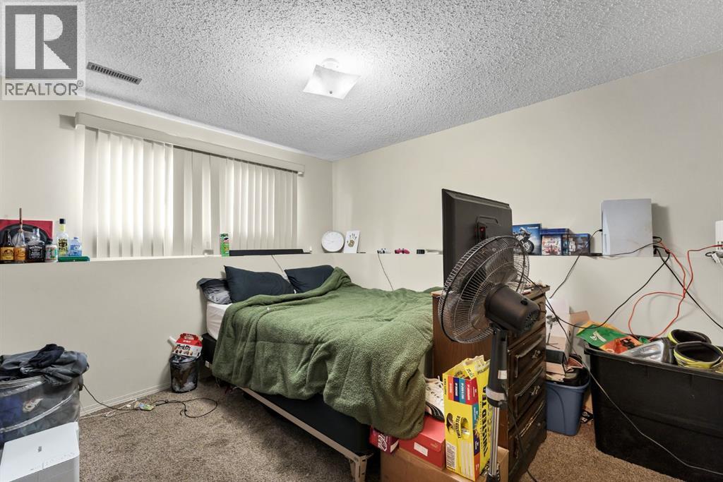 908 Ross Glen Drive Se Property Photo 18