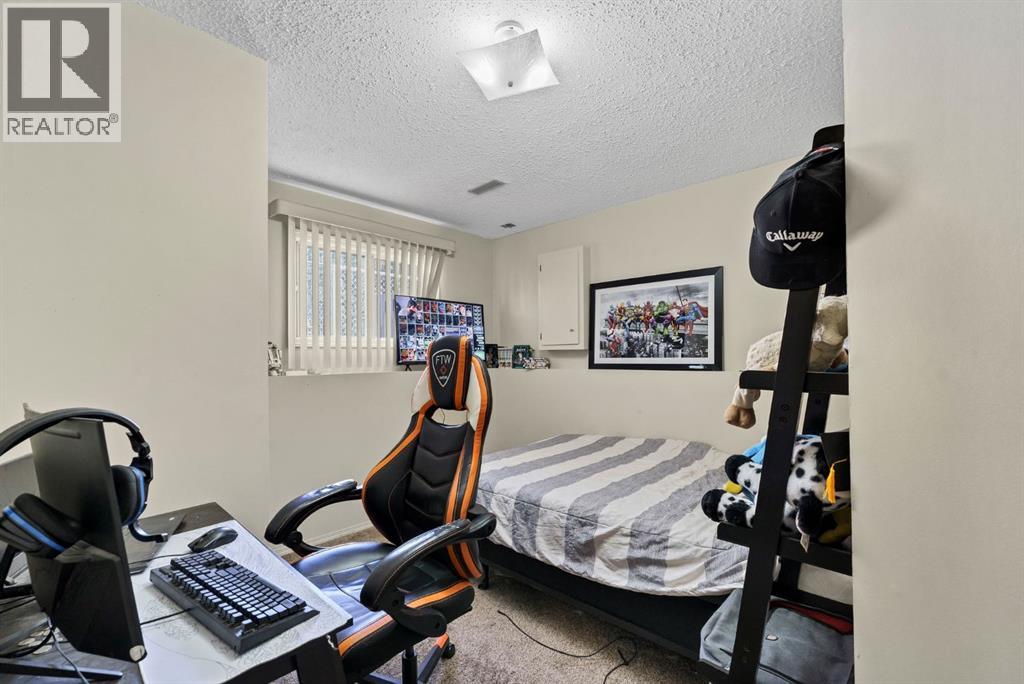 908 Ross Glen Drive Se Property Photo 19