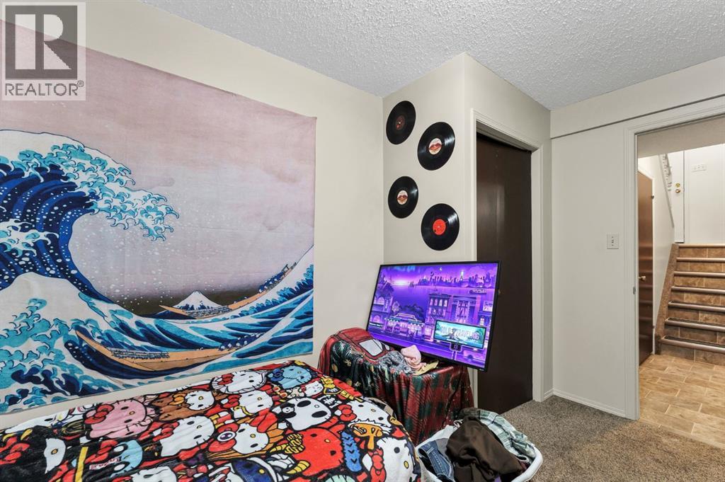 908 Ross Glen Drive Se Property Photo 21