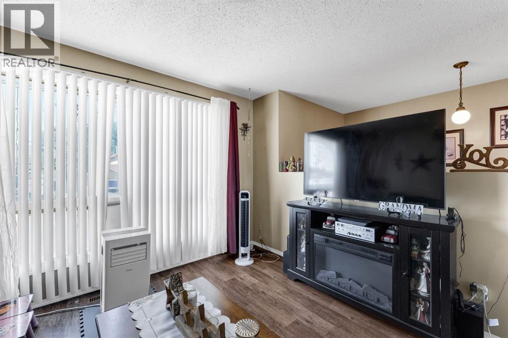908 Ross Glen Drive Se Property Photo 31
