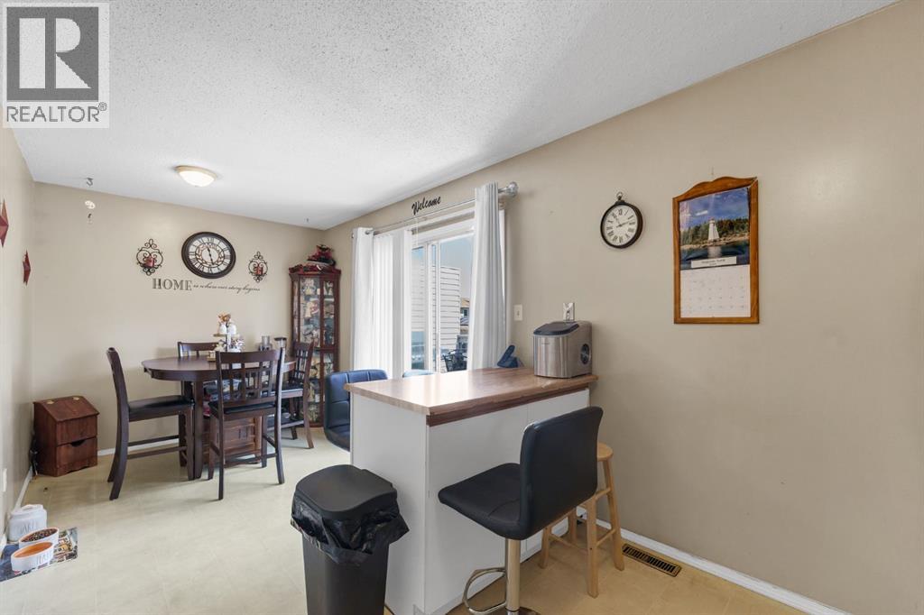 908 Ross Glen Drive Se Property Photo 37
