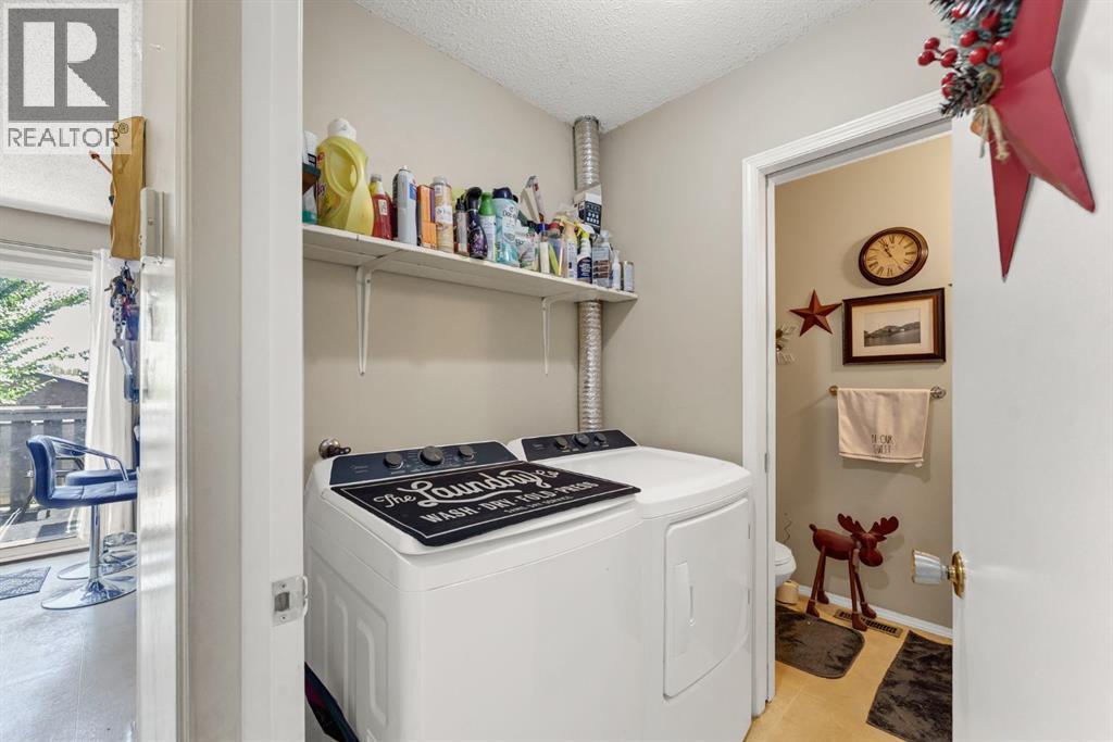 908 Ross Glen Drive Se Property Photo 41
