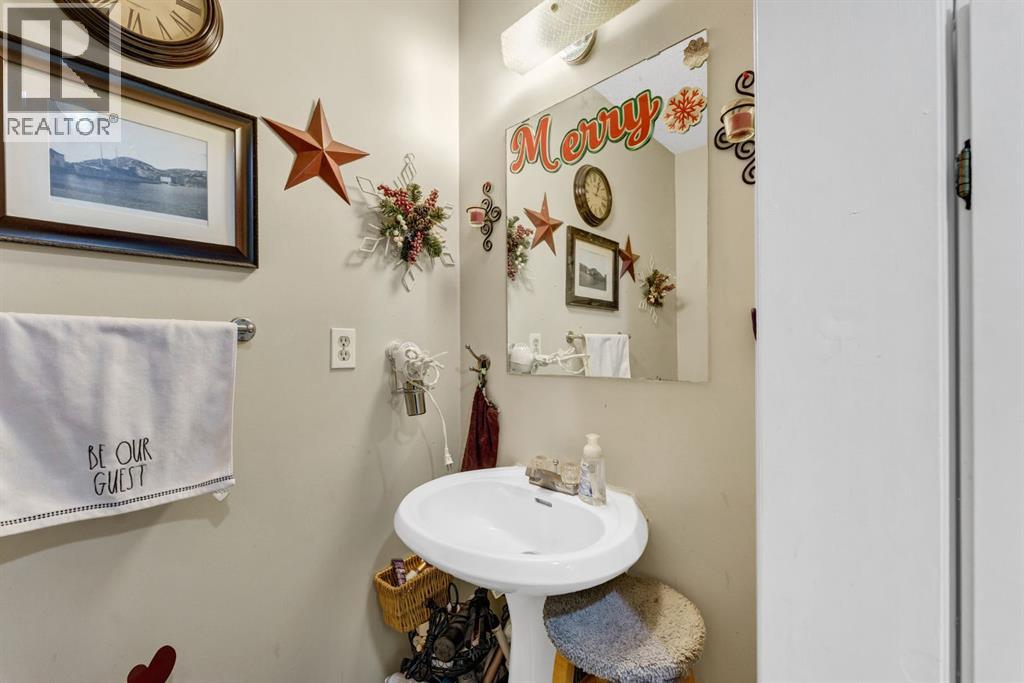 908 Ross Glen Drive Se Property Photo 42