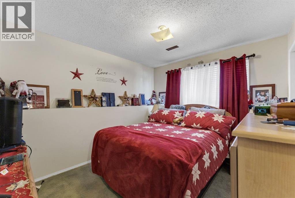 908 Ross Glen Drive Se Property Photo 43