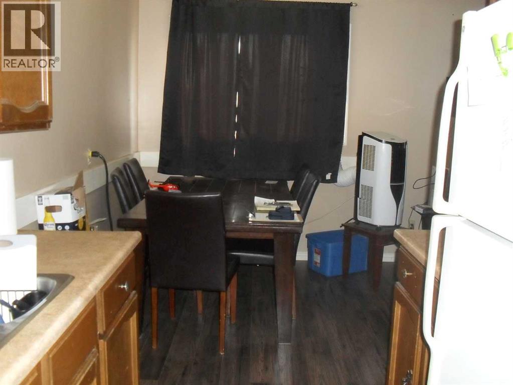 406 3 Street Nw Property Photo 4