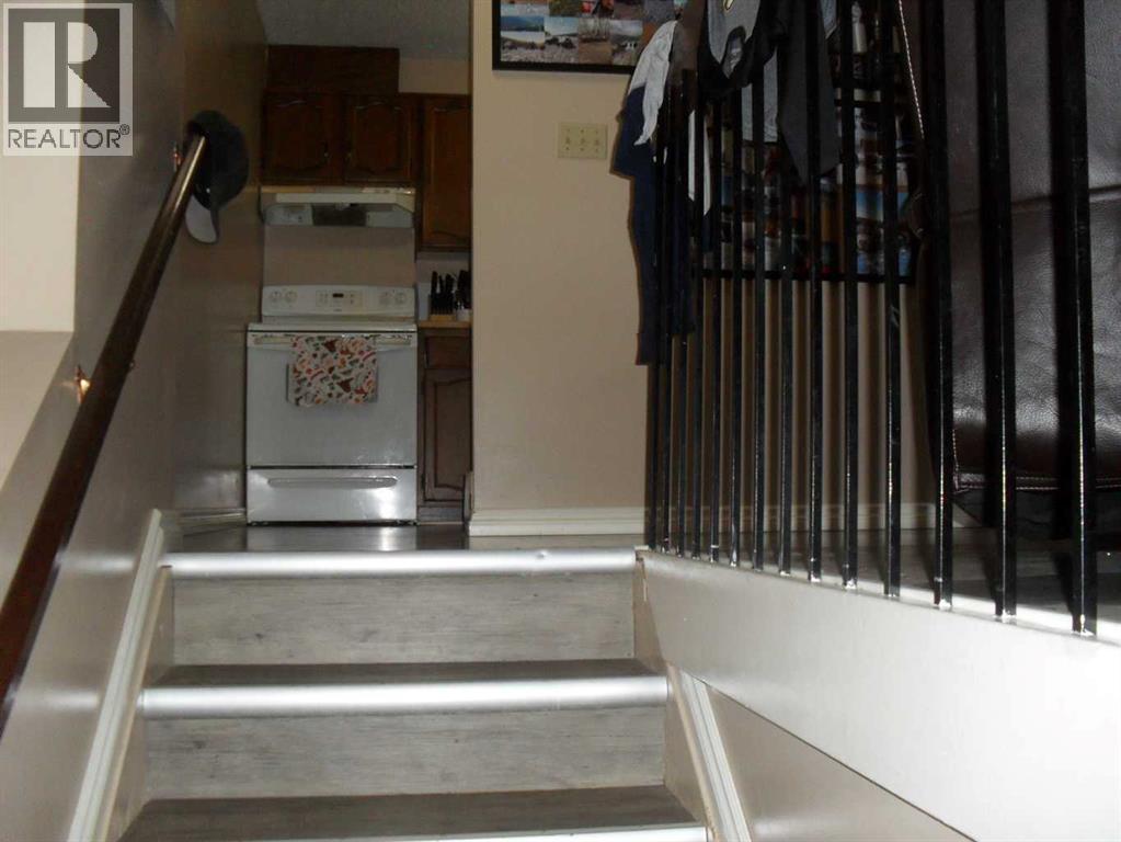 406 3 Street Nw Property Photo 13